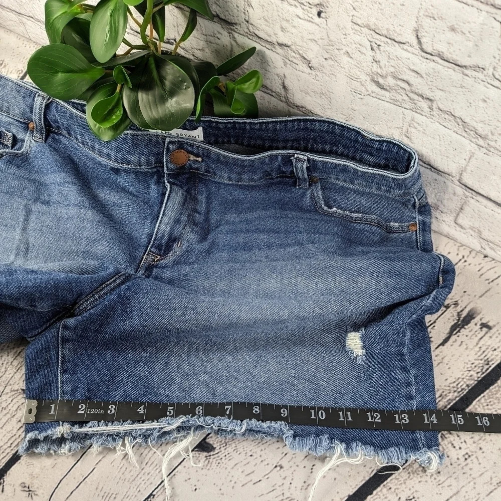 Lane Bryant FLEX magic waistband Signature Fit mid rise boyfriend midi short - Picture 8 of 12